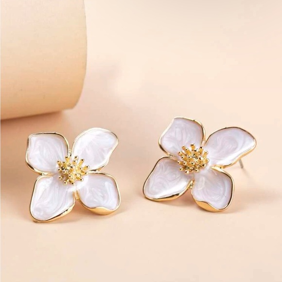 flower Earrings - Picture 2 of 4